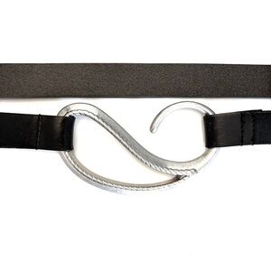 Belt: Chicos M/L adjustable statement black leather with silver buckle
